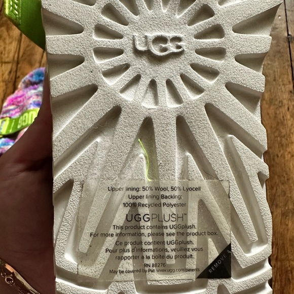 UGG Women’s Fluffita Slipper Size 7 - Picture 7 of 7